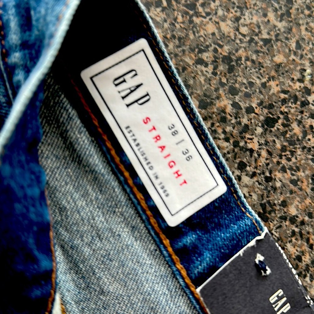 Brand new GAP Jeans 38x36 straight.